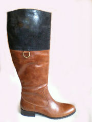 Элегантные коричневые сапоги женские кожаные на низком каблуке. Приятн